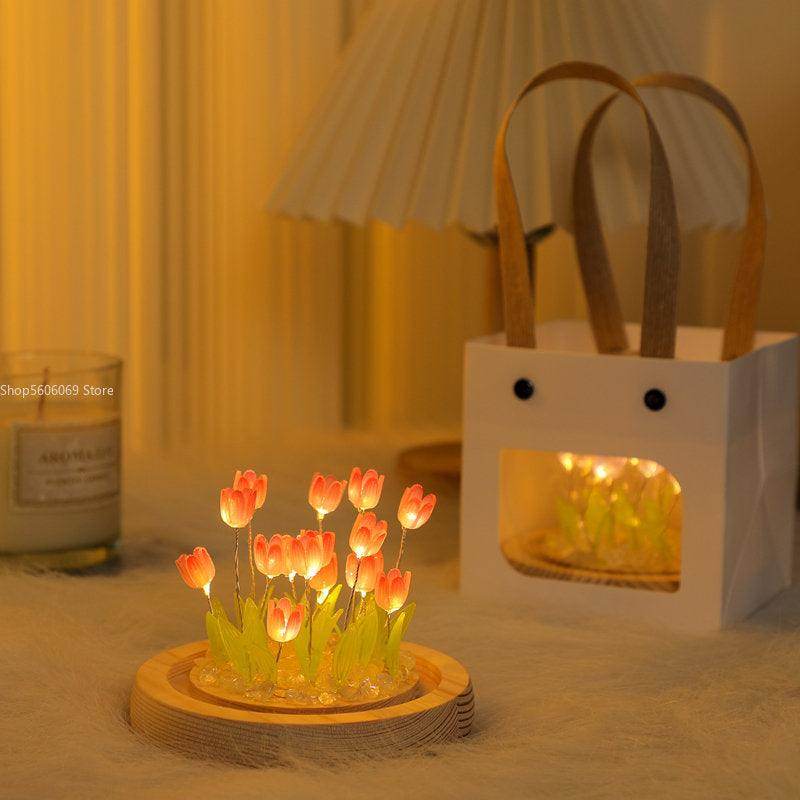 Gardino Romantic Tulip Night Light – Elegant LED Ball Lamp with Wooden Base, USB Powered for Home Decor, Soft Pink Glow, Ideal Gift for Loved Ones