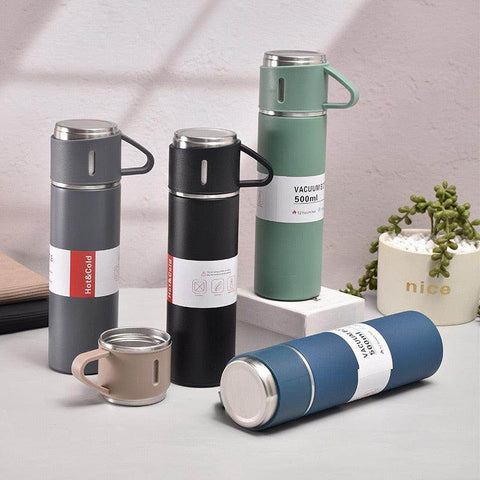 Latest Steel Vacuum Flask Set with 3 Stainless Steel Cups Combo - 500ml - Keeps HOT/Cold | Ideal Gift for Winter - Housewarming Random Color
